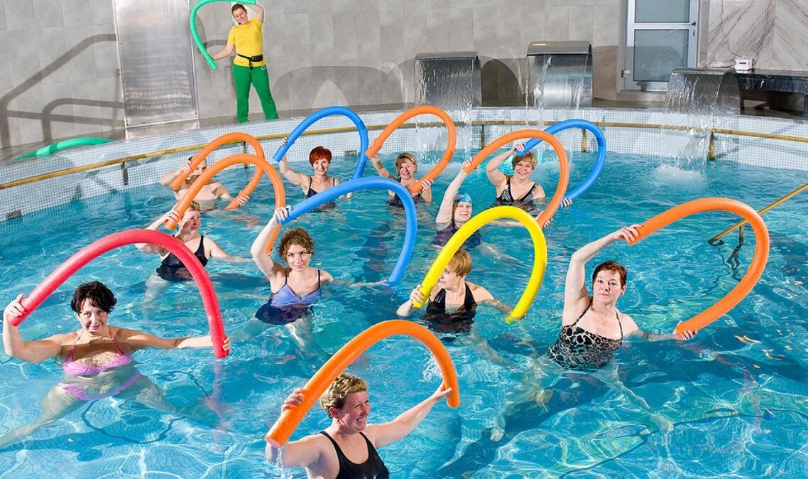 Exercise in the swimming pool for lumbar osteochondrosis