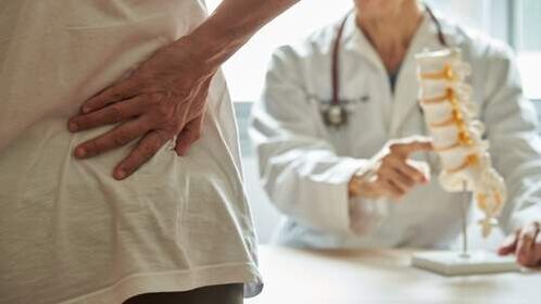 Long-term back pain, should consult a doctor